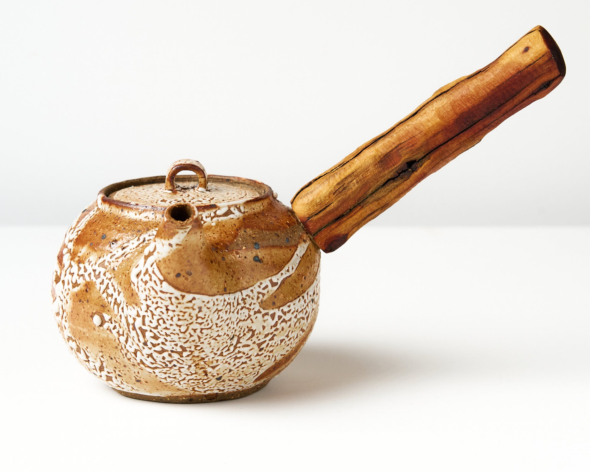 side habndle shino tapot front view